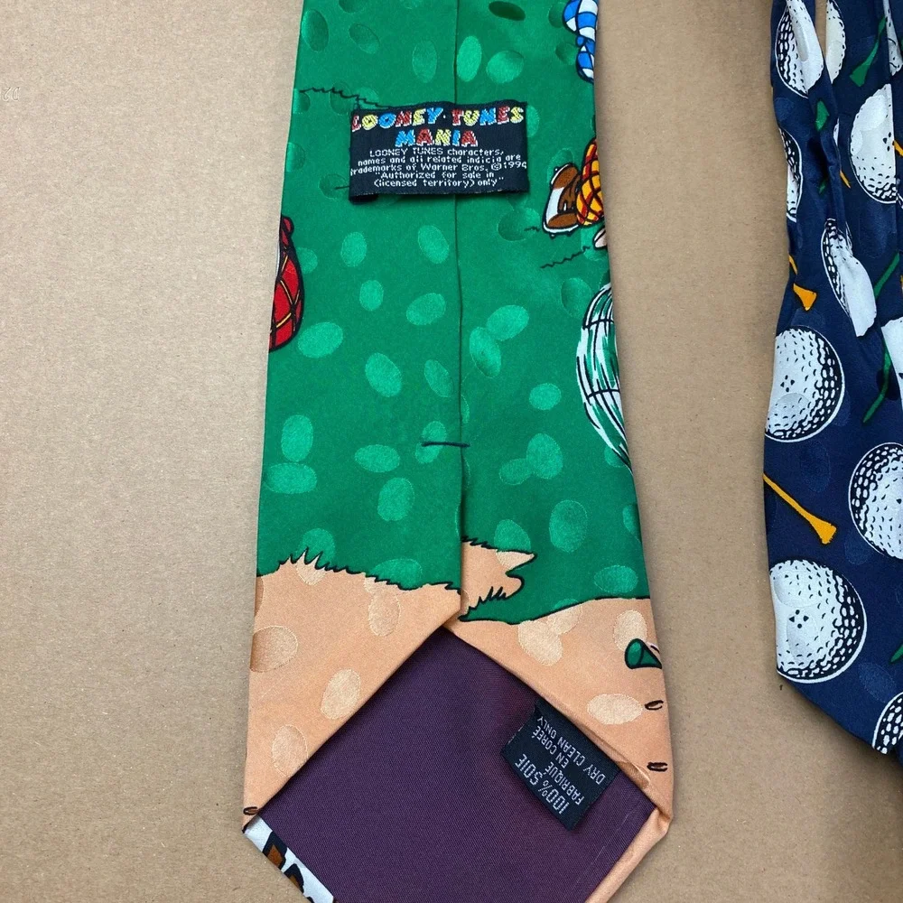 VTG Looney Tunes Mania Golfing Bugs Bunny Mens OS Green Silk 1994 Character Tie